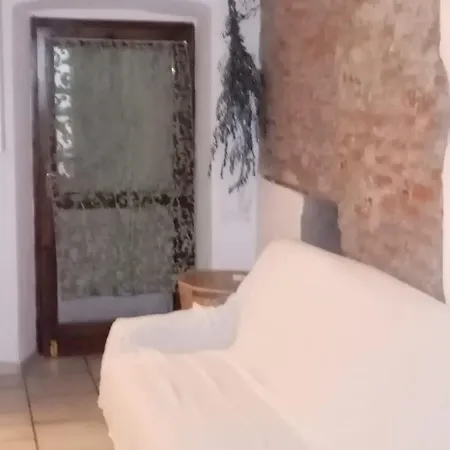 Nik E Bea 